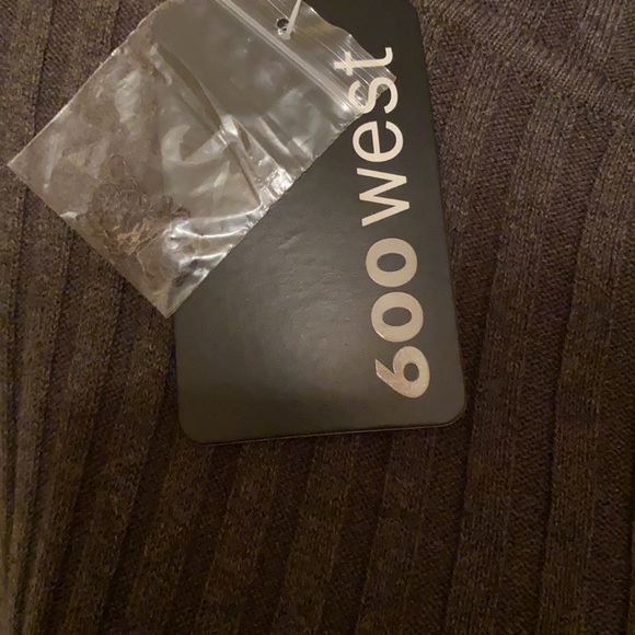 600 West turtleneck - Picture 9 of 12
